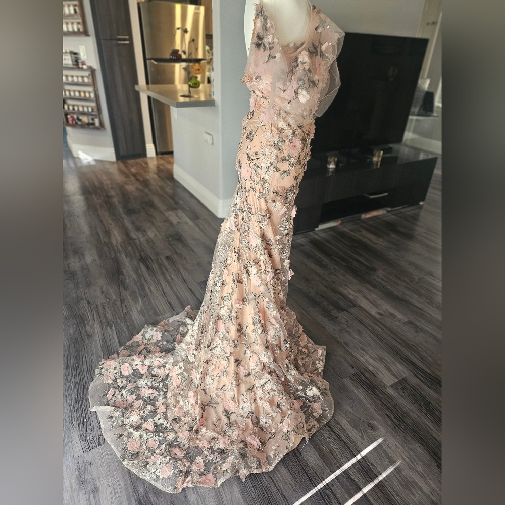 NWT Mac Duggal floral-embroidered rose-pink with crystal glass trumpet gown - Picture 3 of 8